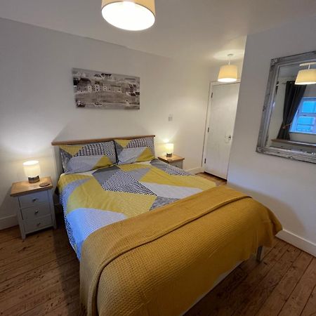 Apartment 12, Sea Wharf Westport Luaran gambar