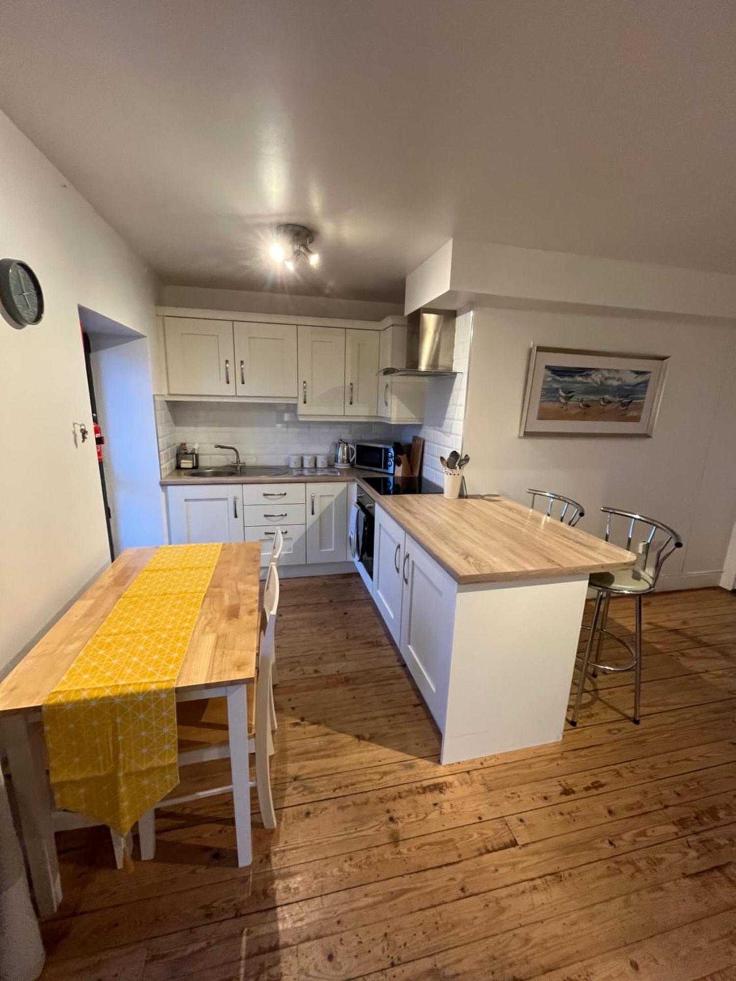 Apartment 12, Sea Wharf Westport Luaran gambar